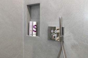 Wandgestaltung im Bad mit Mikrozement